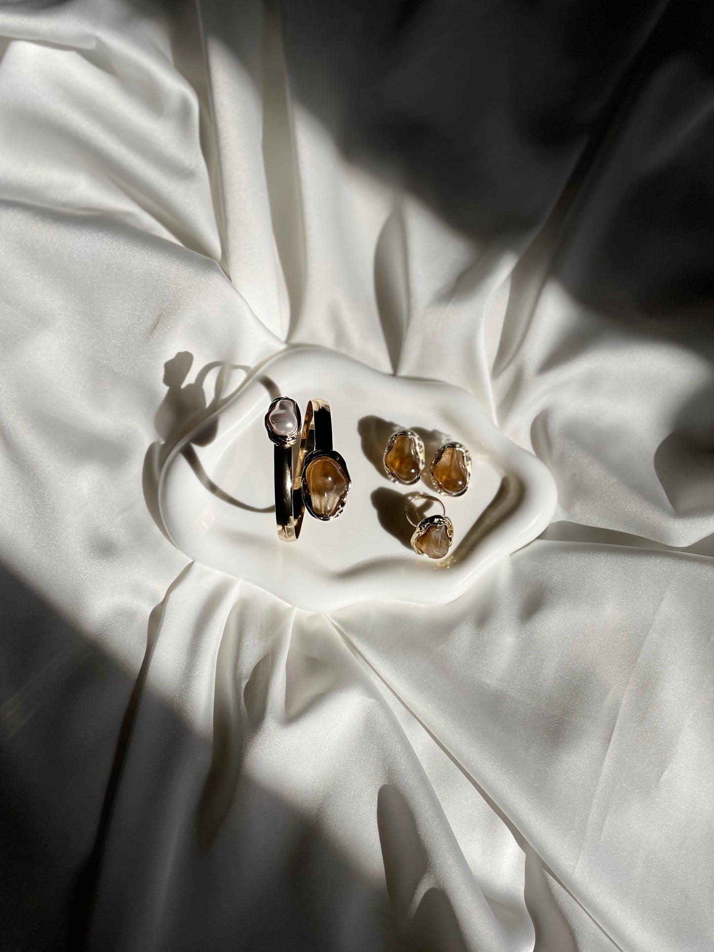 Ensemble Bracelet & Bague Dorés – Pierre Ambre Luxe | ByHiba Jewelry ByHiba jewelry