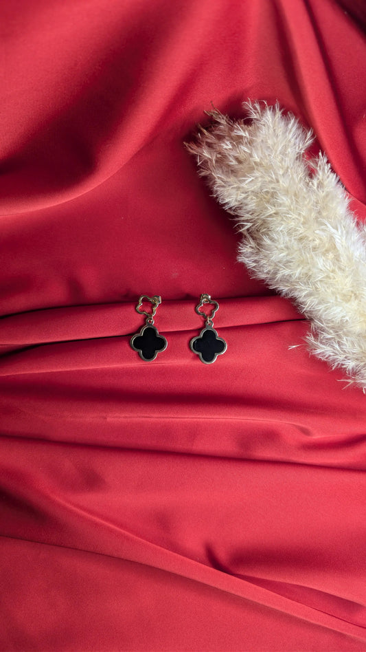 Boucles d'oreilles Noir Élégance - Trèfle Doré ByHiba jewelry