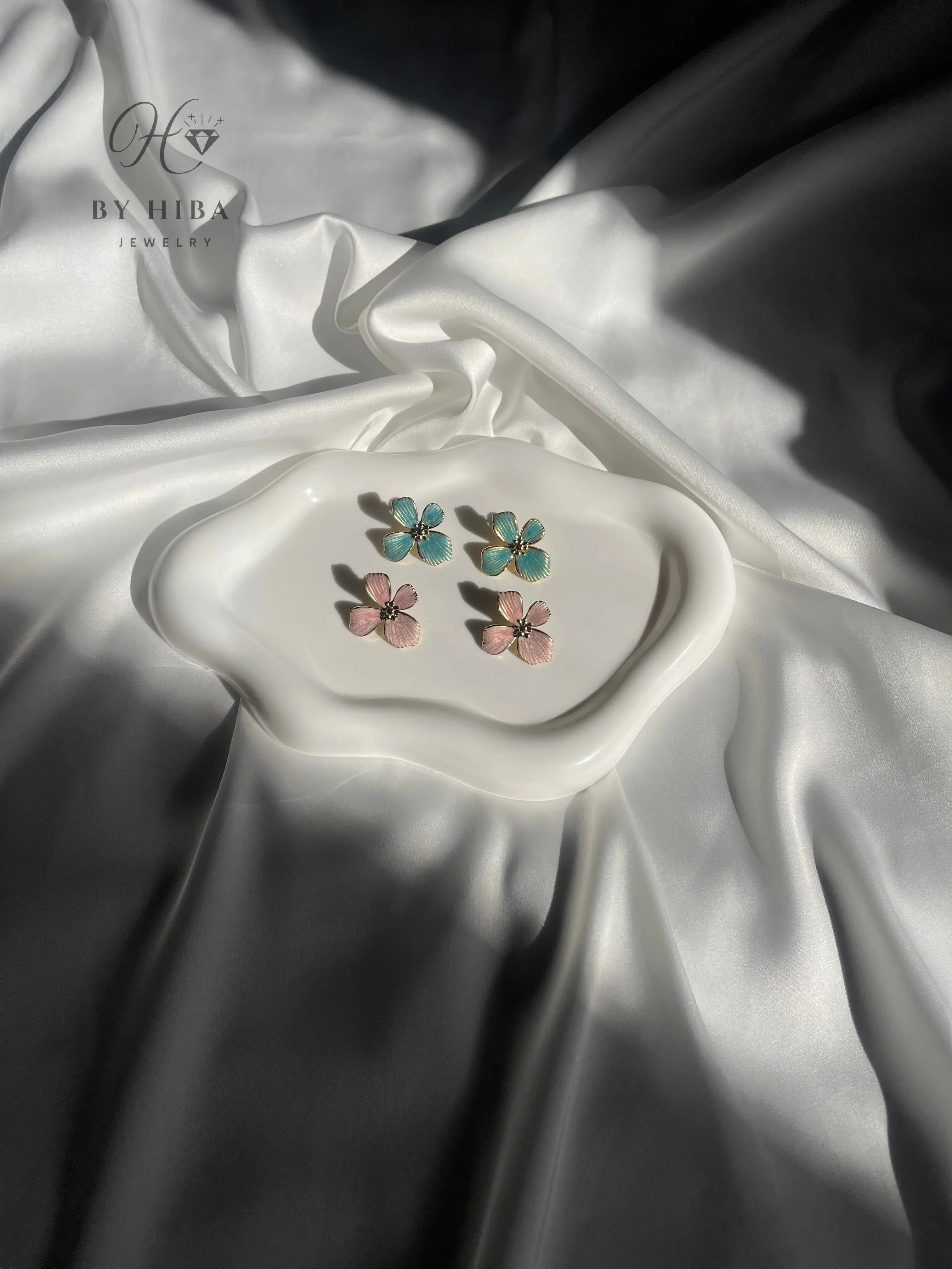 Boucles d'oreilles Fleur de brise - Émaillées ByHiba jewelry