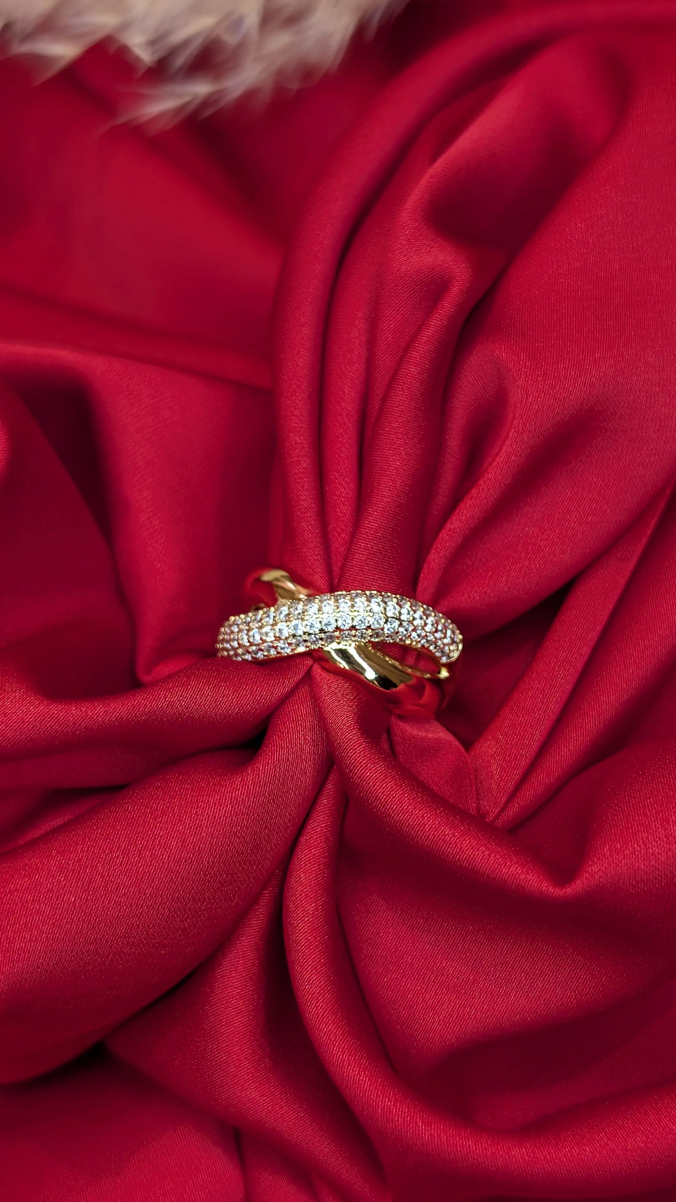 Bague femme  Dorée Croisée Pavée de Zircons  Élégance & Brillance Intense ByHiba jewelry