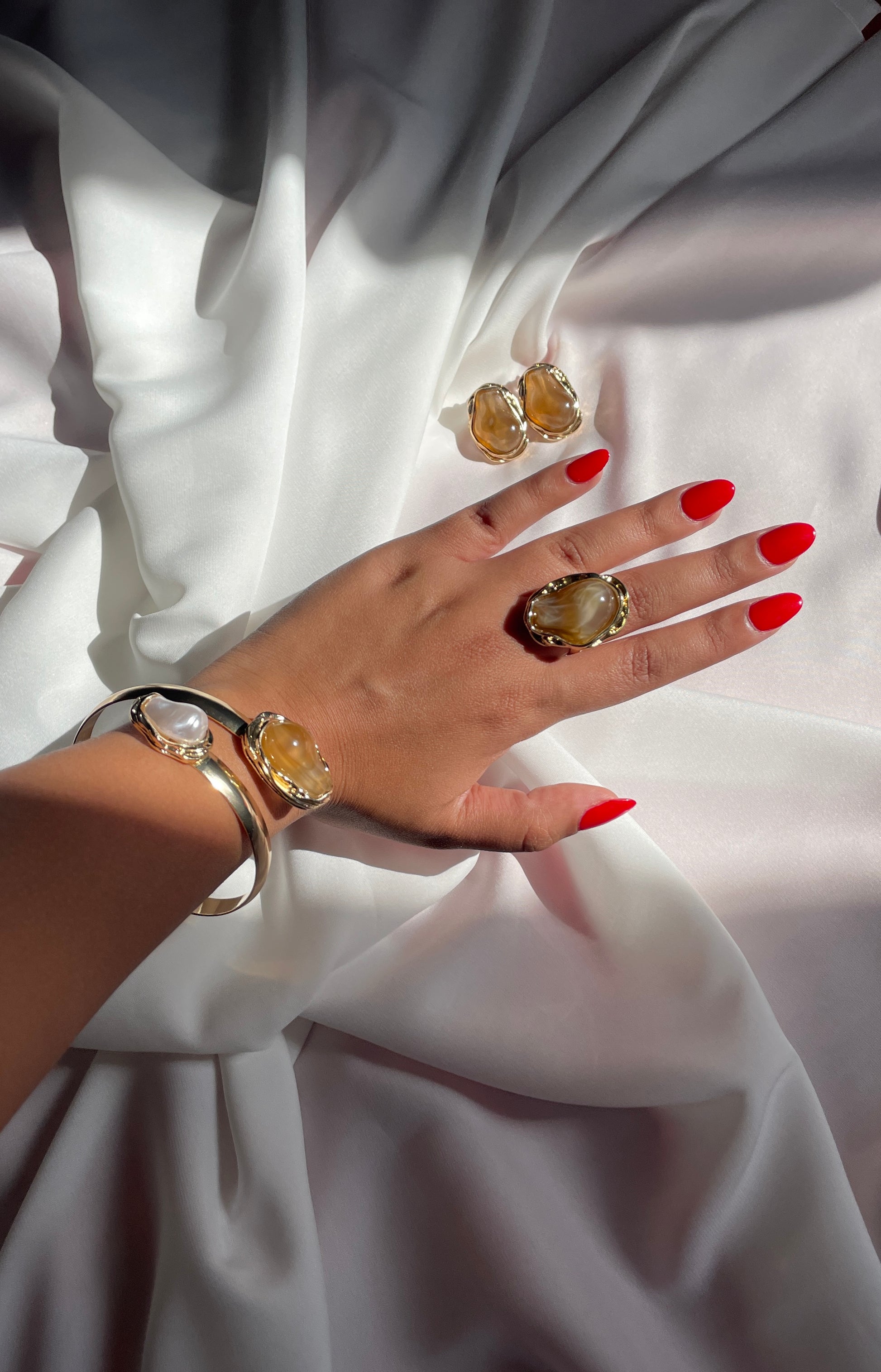 Ensemble Bracelet & Bague Dorés – Pierre Ambre Luxe | ByHiba Jewelry ByHiba jewelry