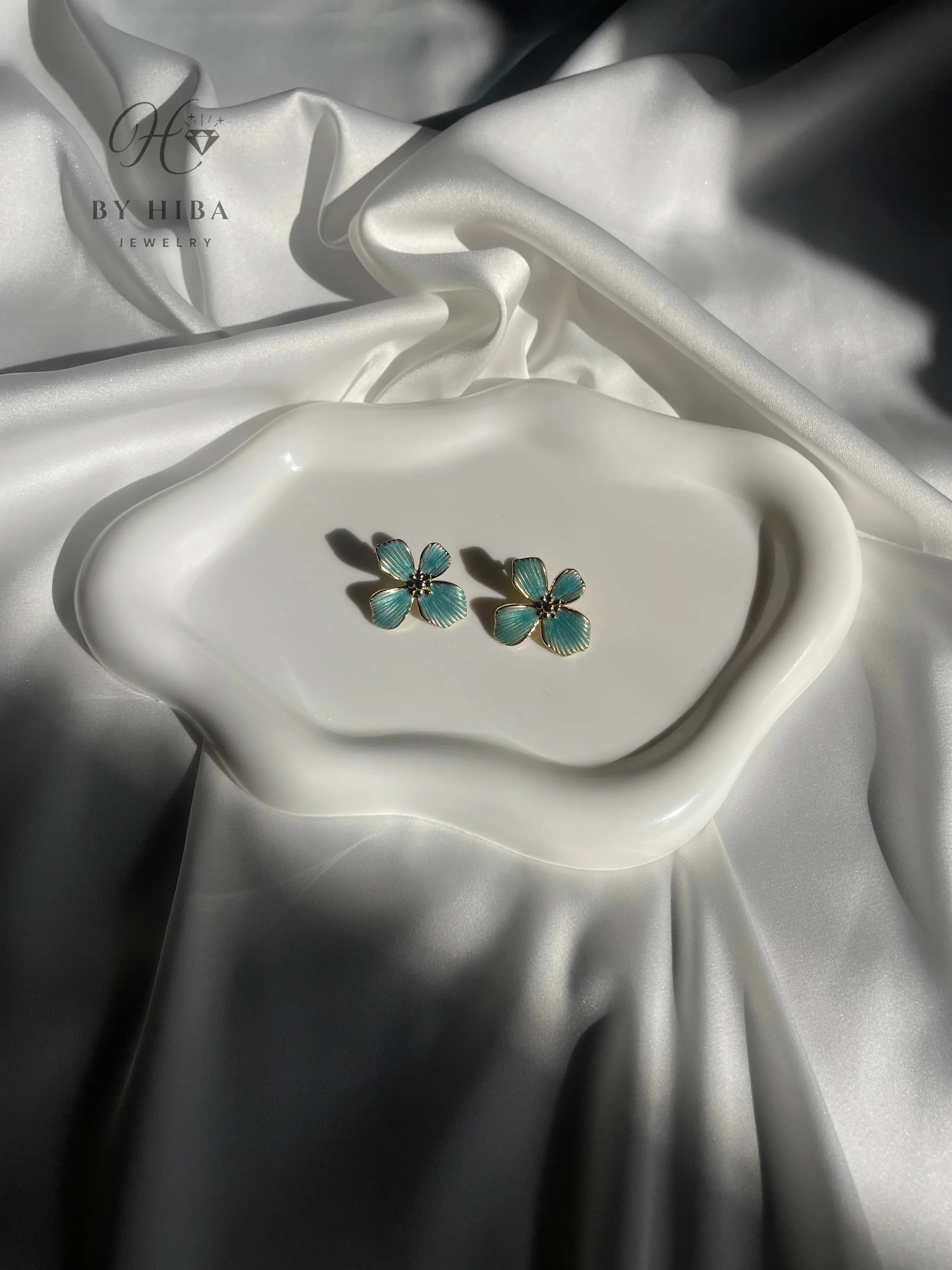 Boucles d'oreilles Fleur de brise - Émaillées ByHiba jewelry