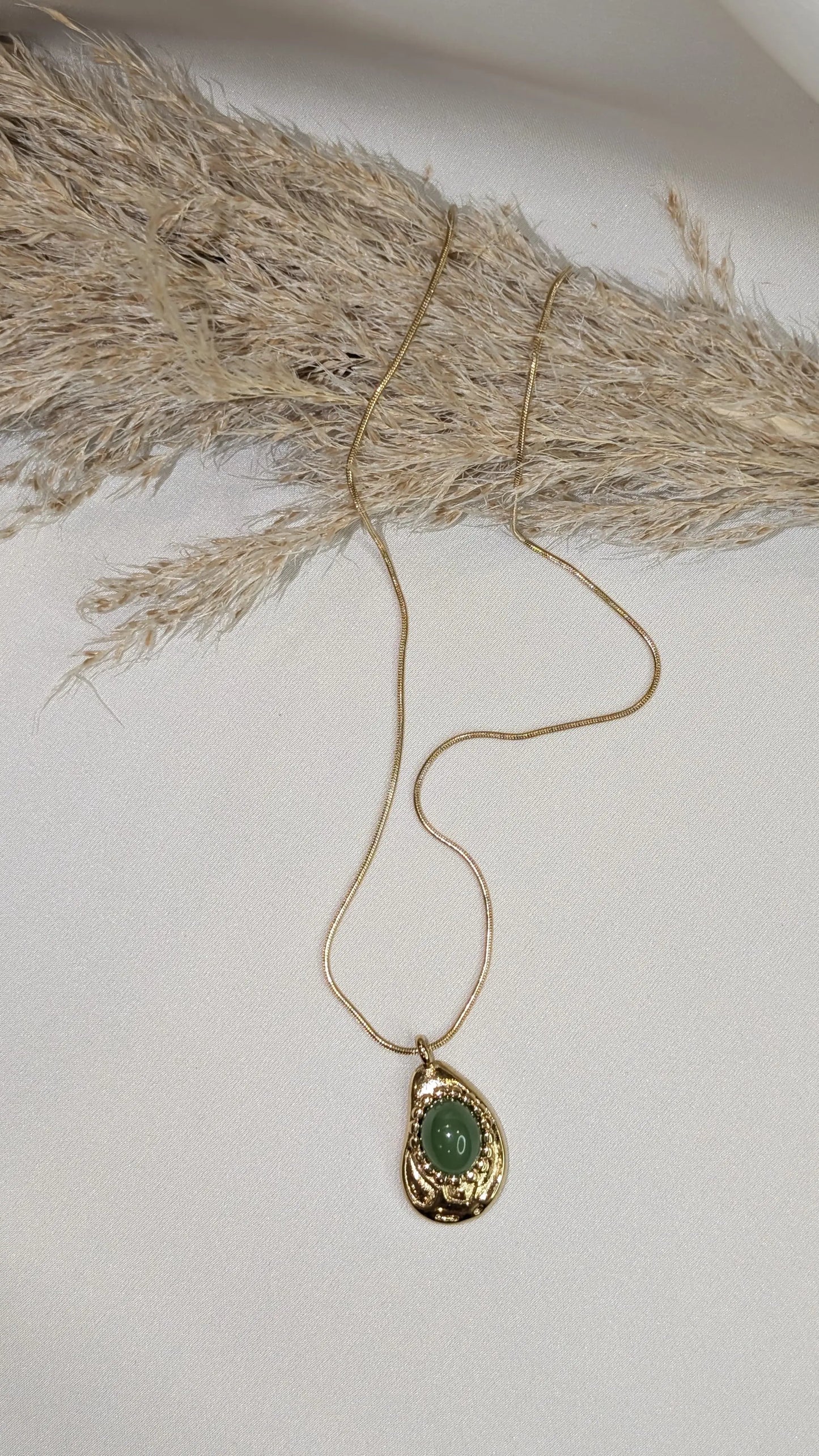 Collier Émeraude Bohème - pendentif Goutte Dorée ByHiba jewelry